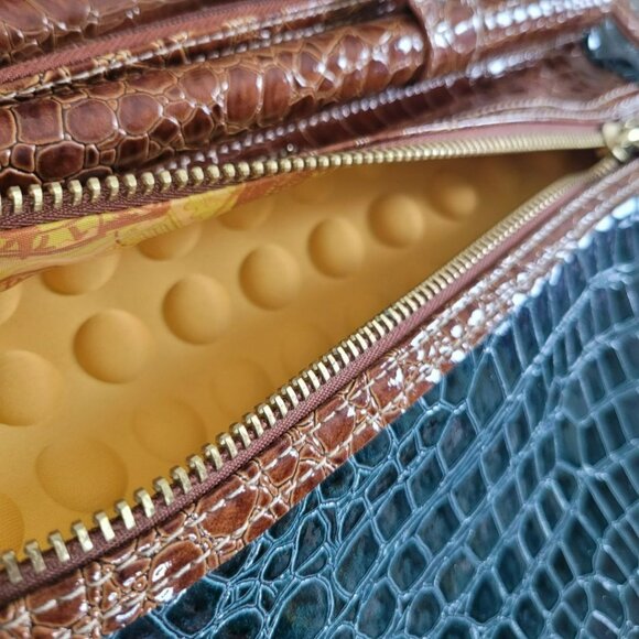 Samantha‎ Brown Classic Croc Embossed Dowel Carry On Travel Bag Weekender - Picture 9 of 12